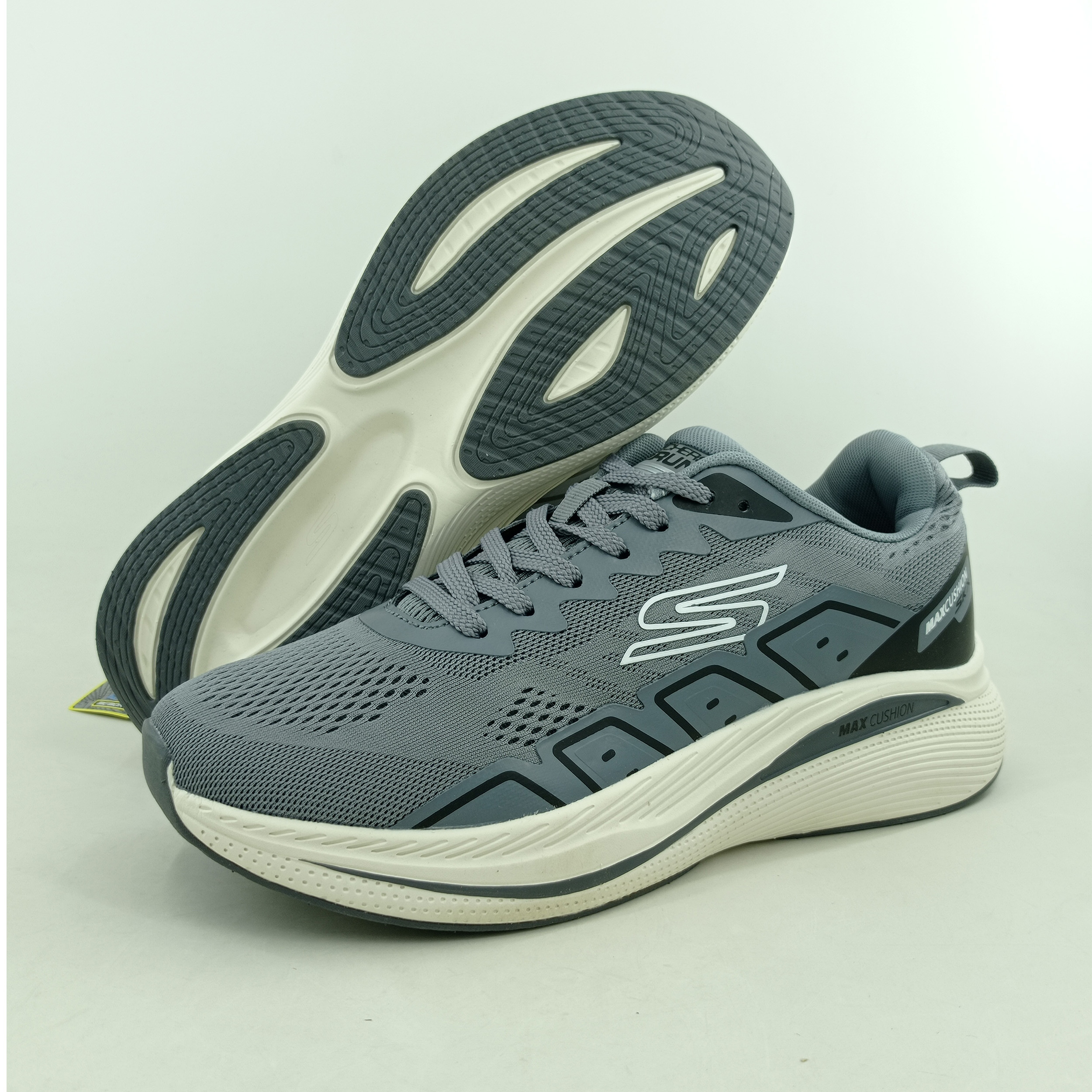 کفش روزمره و پیاده روی مردانه اسکچرز مدل MaxCushion13
